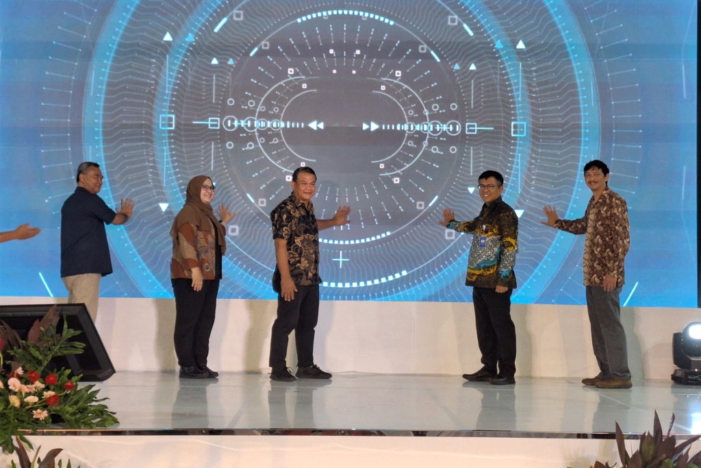 Prosesi Grand Launching Mesin CNC Innostra secara resmi di Politeknik Astra, Cikarang, Jawa Barat.